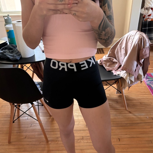 Nike Pro Women's Black Compression Shorts - Picture 1 of 6